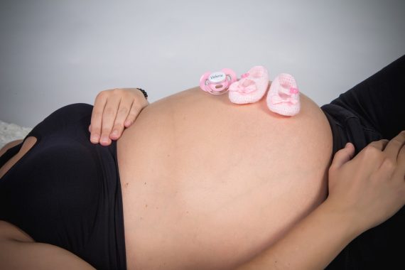Fotografias-de-estudio-de-embaradas-y-embarazo-en-Málaga-4